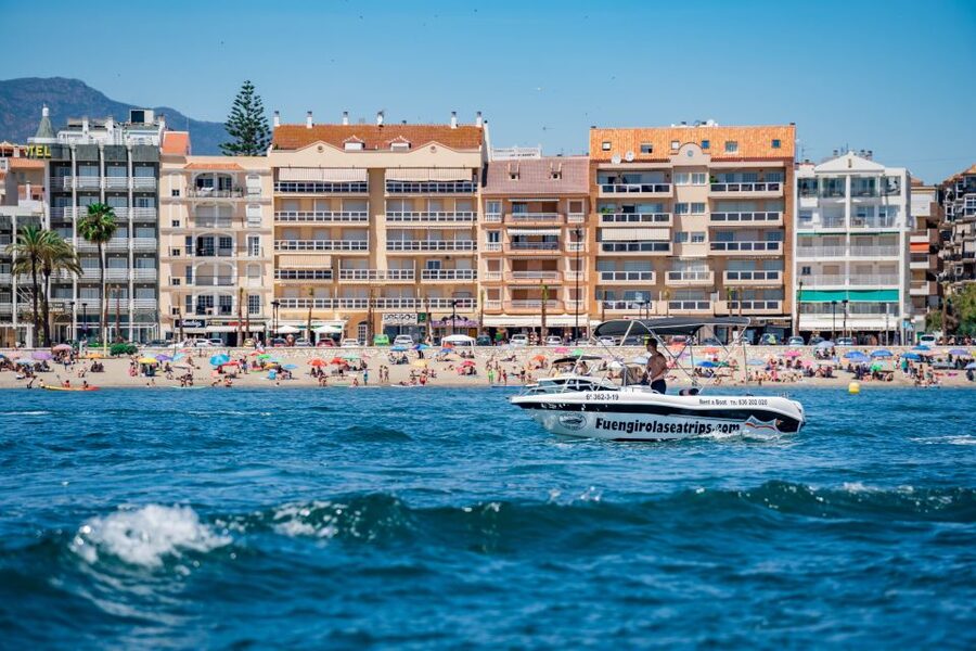 Fuengirola: Best Boat Rental without License - What you do before you sail: instructions, ID, and a smooth start