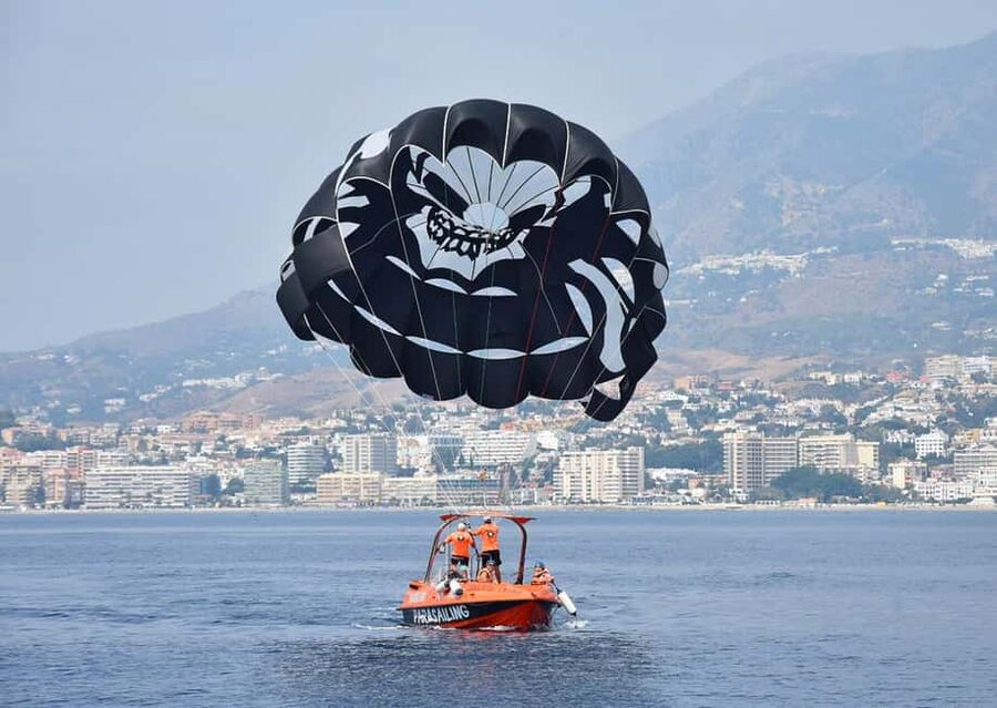 Fuengirola: Deluxe Parasailing Flight from Fuengirola Port - Key details before you go