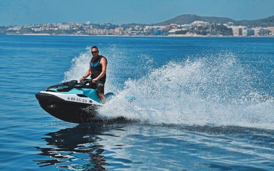 Fuengirola: Jet Ski Rental - H2: Finding Fuengirola Jet Ski Rentals, and What Check-In Actually Means