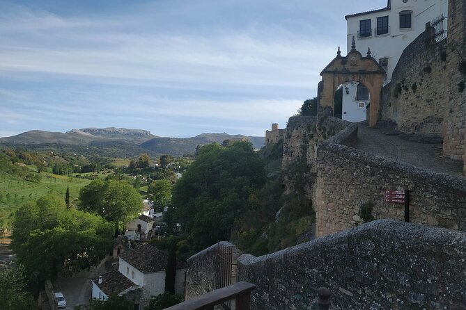 Guided tour of Ronda with an official guide - Puente Viejo and the story behind the secret mine