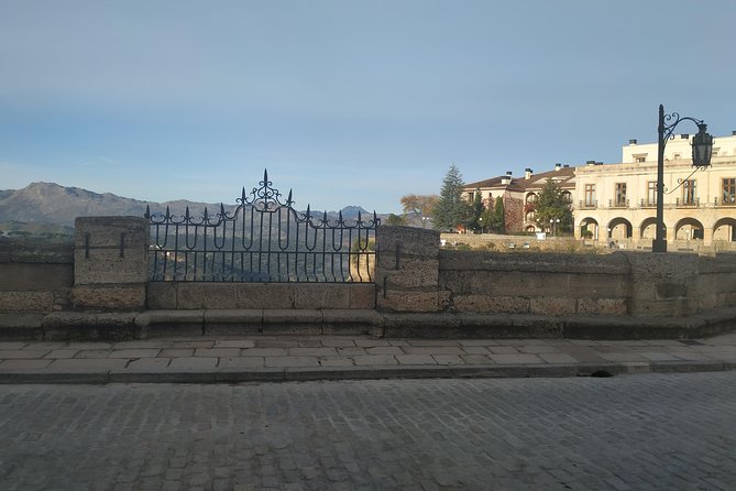Guided Tour of Ronda - Puente Nuevo and Jardines de Cuenca: The Bridge Views You Came For