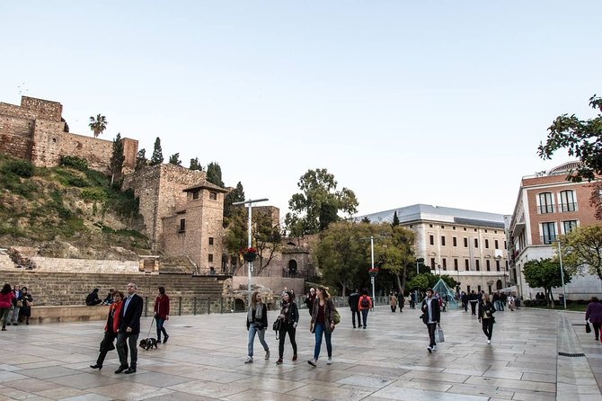 Guided visit to the Roman Theater and Alcazaba in Malaga - Teatro Romano de Malaga in 30 Minutes: how the guide sets the stage