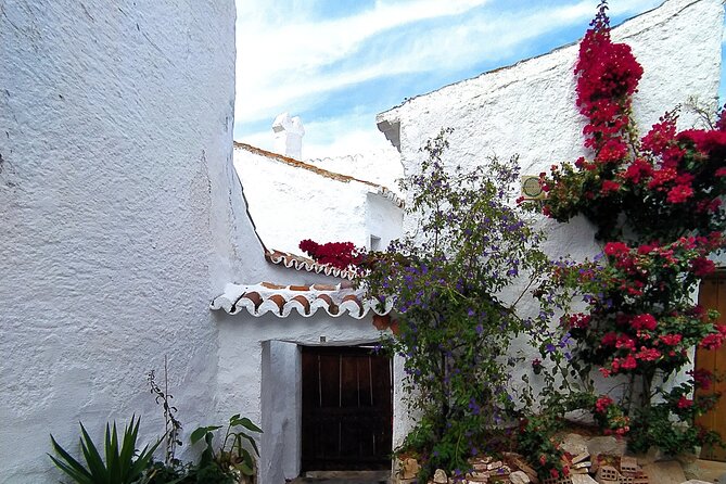 La Axarquia White Villages & Buddhist Stupa - SemiPrivate - El Borge, a White Town With Bandit Lore