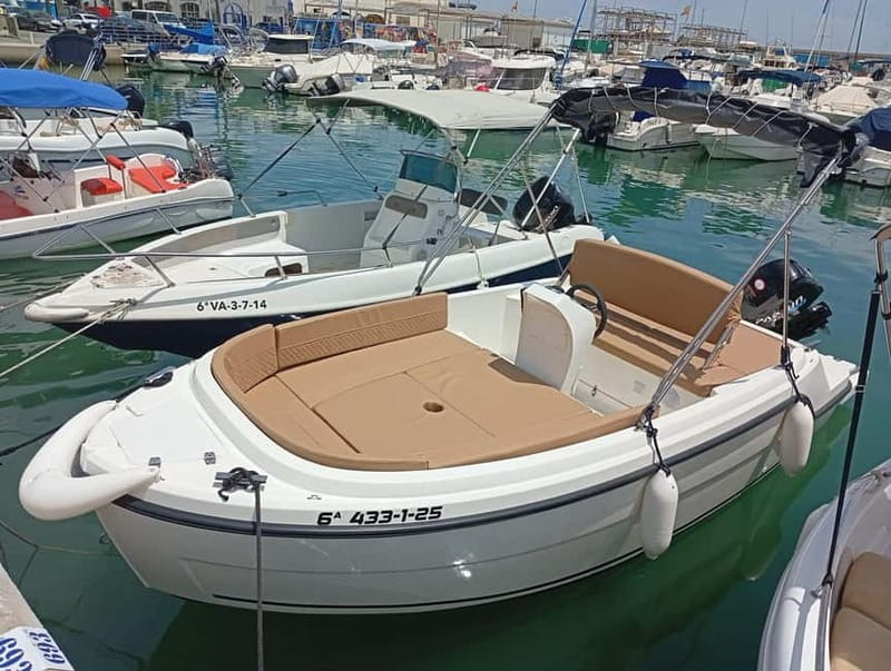 Malaga: 5-Seater Speedboat Boat Rental Without a License - Who this Malaga speedboat rental is best for