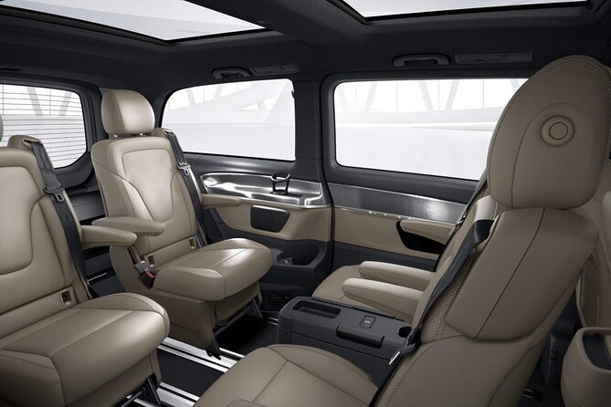 Malaga Airport (Costa del Sol) Private Arrival Transfer - From your plane to the Arrivals Hall: the pickup flow