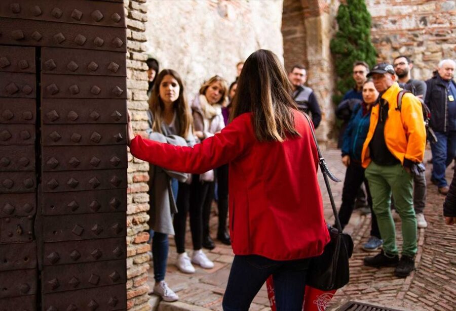 Málaga: Alcazaba and Roman Theatre Guided Tour With Entry - Roman Theatre First, Then the Fortress View