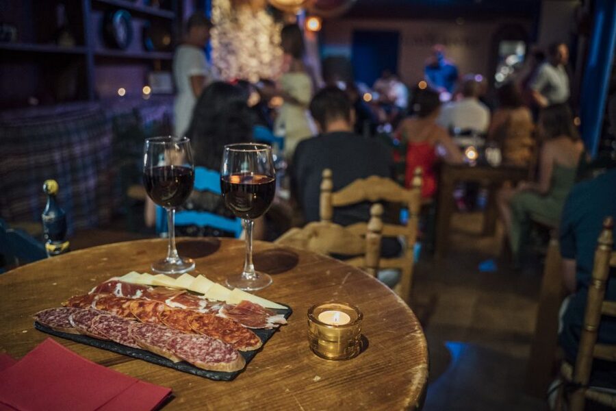 Malaga: Authentic Flamenco Show at El Gallo Ronco - Booking tips for the best view in this small room