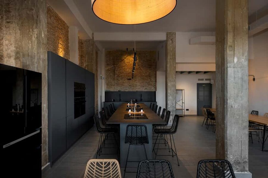 Malaga: Authentic Paella Cooking Class with Sangría - Inside the SOHO District Kitchen: Clean Stations and Clear Steps