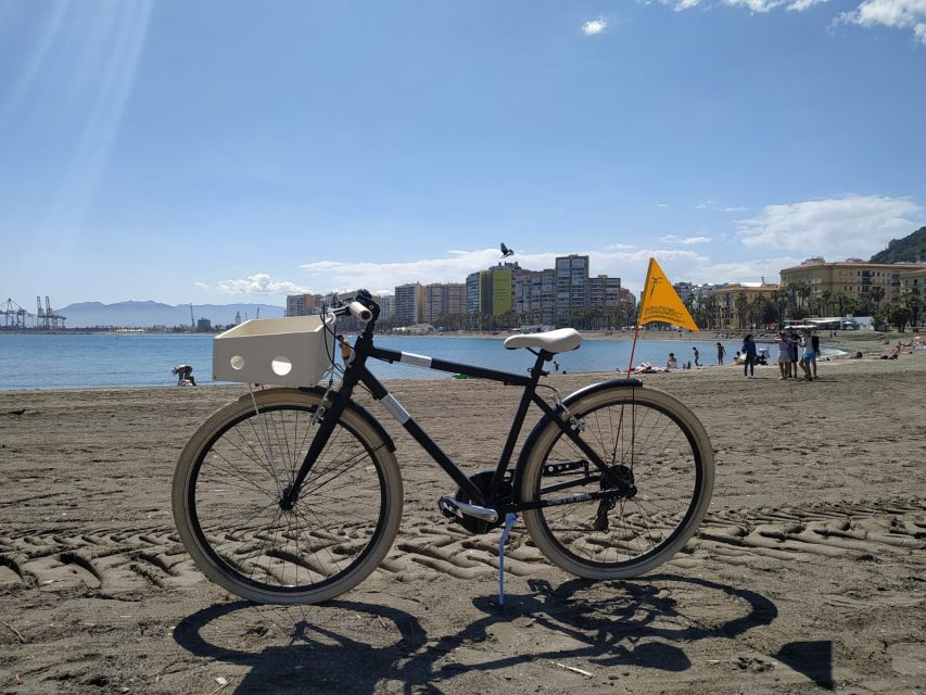 Malaga: Bike Rental for City Discovery Route & Beaches - El Palo and the cirinquitos seafood moment
