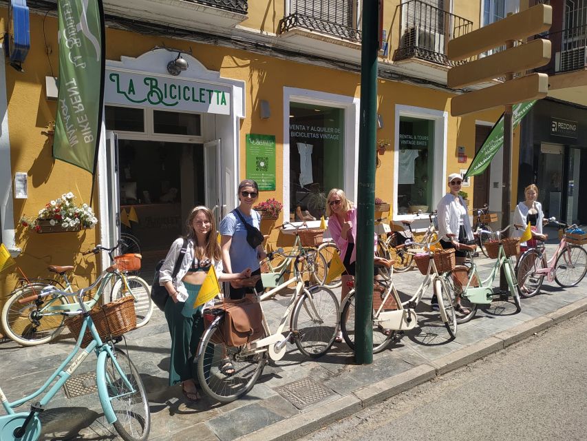 Malaga: Bike Rental for City Discovery Route & Beaches - Beach breaks you control, with comfortable equipped spots