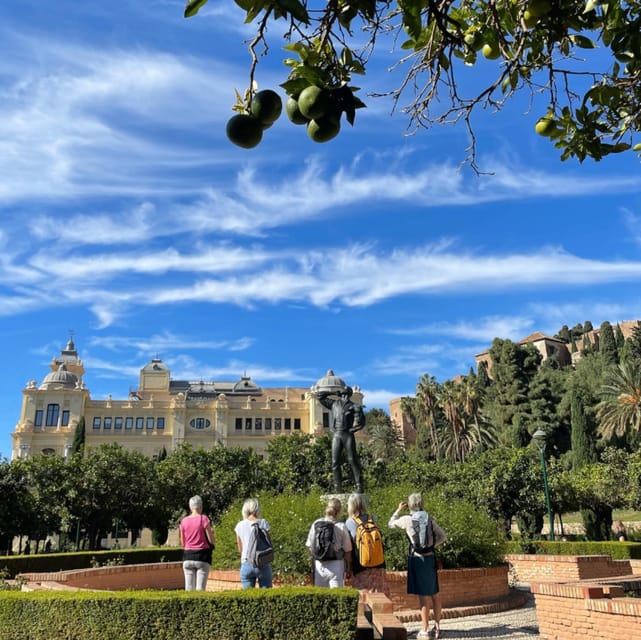 Malaga: Castle Hill and Fisherman Village E-Bike Tour - Muelle Uno and Malaga’s modern port energy