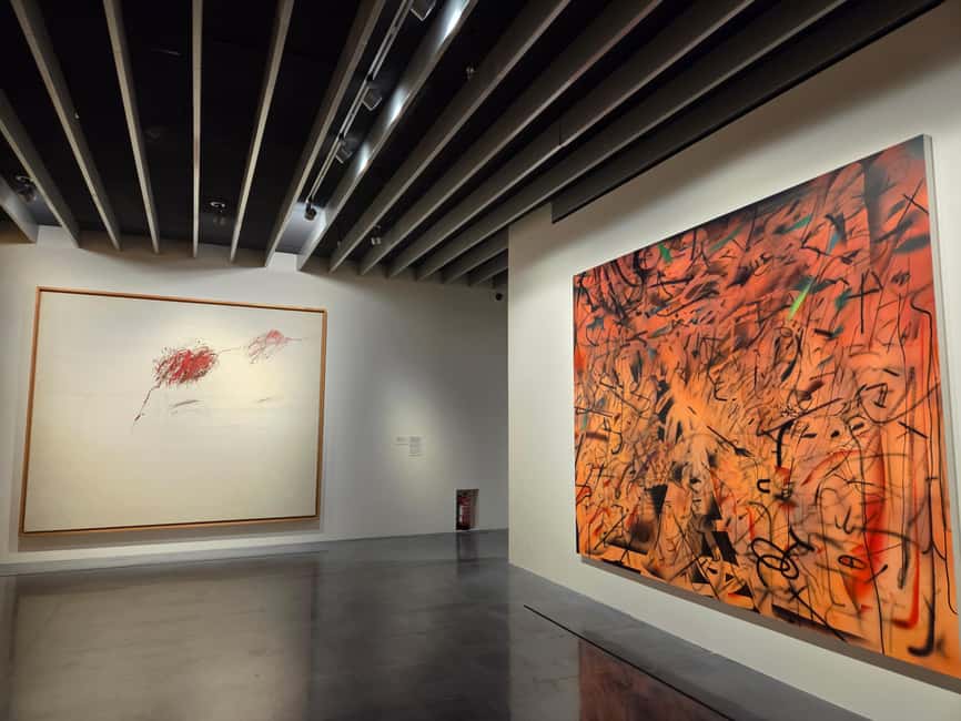 Malaga: Centre Pompidou Malaga Ticket and City Audio Guide - How the audio tour ties the museum to Malaga landmarks