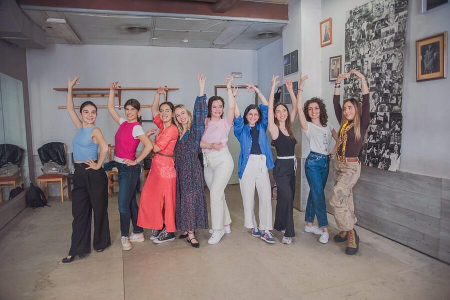 Málaga: Flamenco Class Experience - A one-hour flamenco lesson that actually teaches you