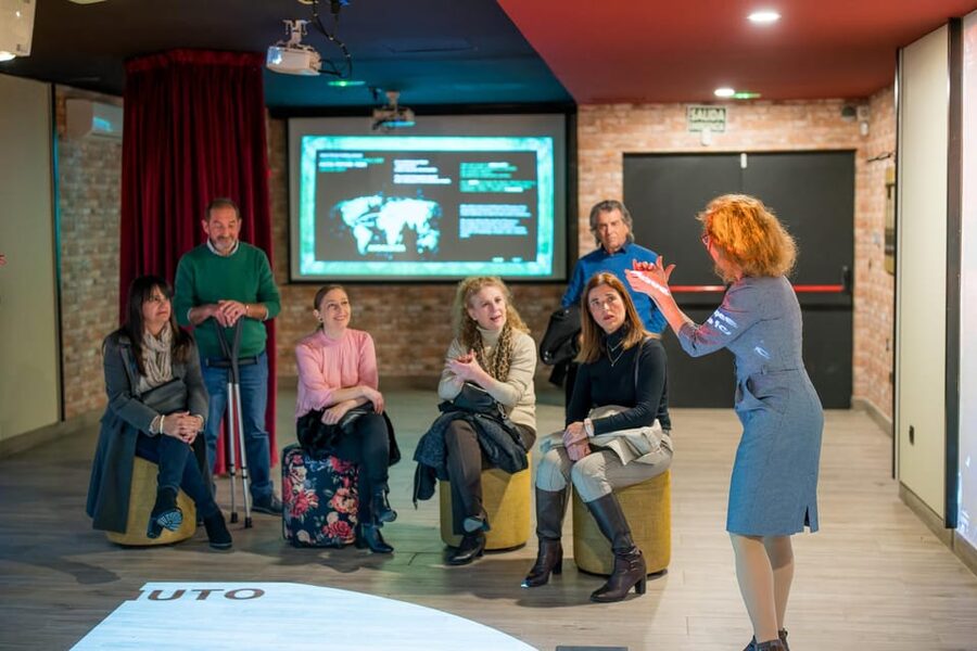Málaga: Flamenco Course 4pm + 1-Hour Show, 3 Tapas and Drink - Key highlights