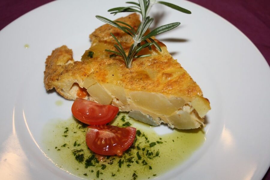 Malaga: Flamenco, Tapas, and Wine Tour - Who should book this Malaga tapas and flamenco tour