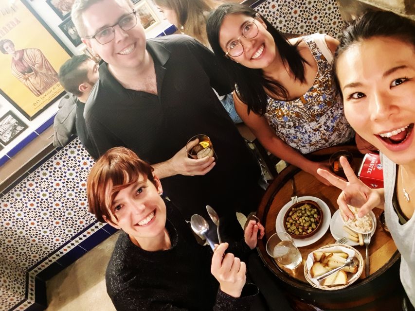 Malaga: Flamenco, Tapas, and Wine Tour - Starting right at Antigua Casa de Guardia, where the night has a backbone