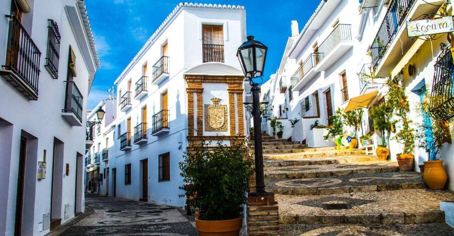 Malaga: Frigiliana & Nerja Tour with Local Product Tastings - Getting there by coach: how the drive shapes your day