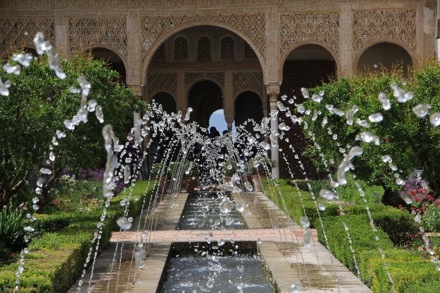 Malaga: Granada Day Trip with Alhambra, Palaces and Gardens - Why a Granada day trip from Malaga makes sense