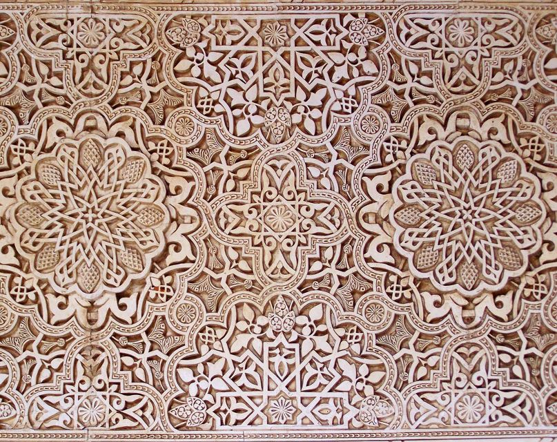 Malaga: Granada Day Trip with Alhambra, Palaces and Gardens - What to bring: your day gets better with the right basics