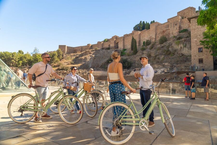 Málaga: Highlights, Hidden Gems and Coast Vintage Bike Tour - Alcazaba stop: fortress views without the stiff tour vibe