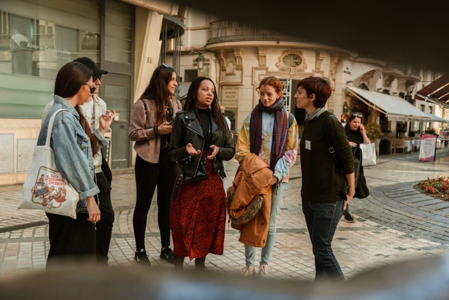 Málaga: Highlights, Old Town & Viewpoint Walking Tour - Paseo del Parque and the new Port: Málaga’s modern cultural shift