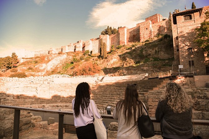 Malaga Highlights, Old Town & Viewpoints Walking Tour - Plaza de la Constitución: Start at the City’s Main Stage
