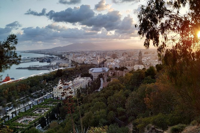 Malaga Highlights, Old Town & Viewpoints Walking Tour - Alcazaba: Moorish Fortress and Palace Meaning