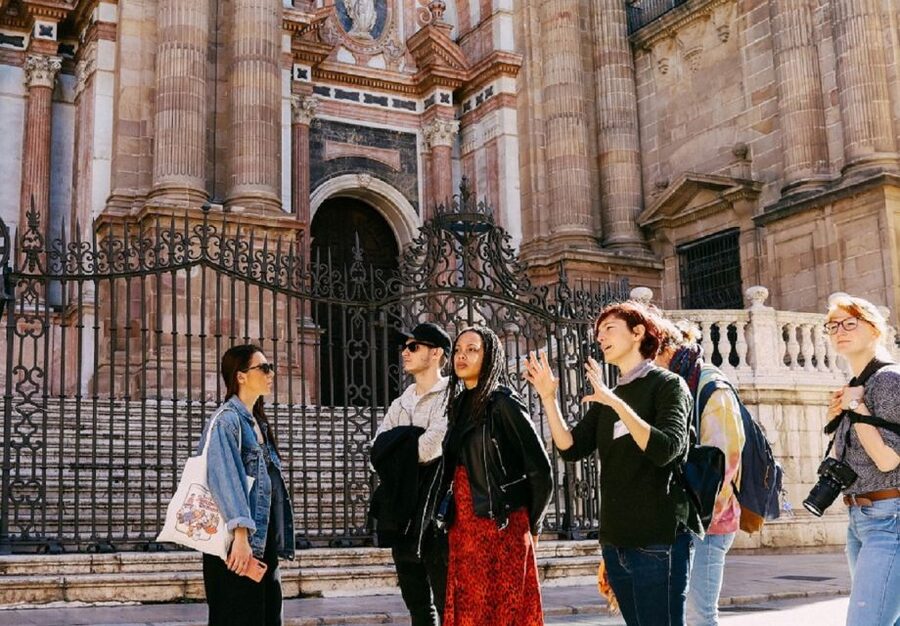 Malaga: History of Picasso Guided Walking Tour - The center-city monument loop, Cathedral and Alcazaba Fortress