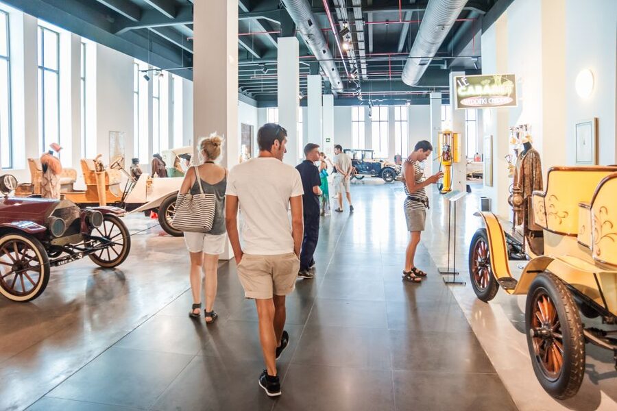 Málaga: Museo del Automóvil y la Moda Ticket - How the museum connects cars and fashion without turning it into a gimmick
