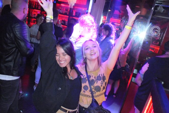 Malaga Nightlife Pub Crawl Tour with Drinks and Clubs Entry - Club entry included, so you do not lose time outside