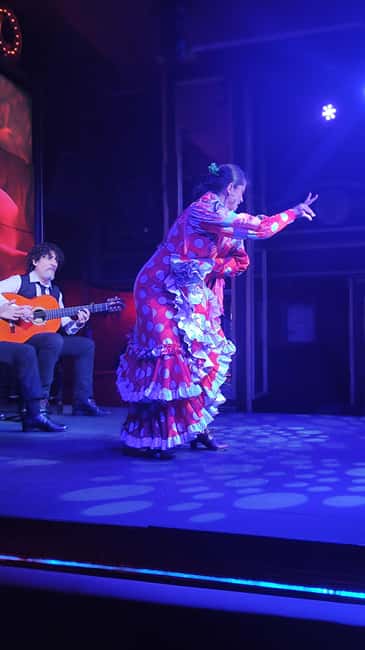 Malaga: Paella and Tapas Tour with The Best Flamenco Show - The Tapas and Wine Part, Two Restaurant Tastings Plus Bar Stops