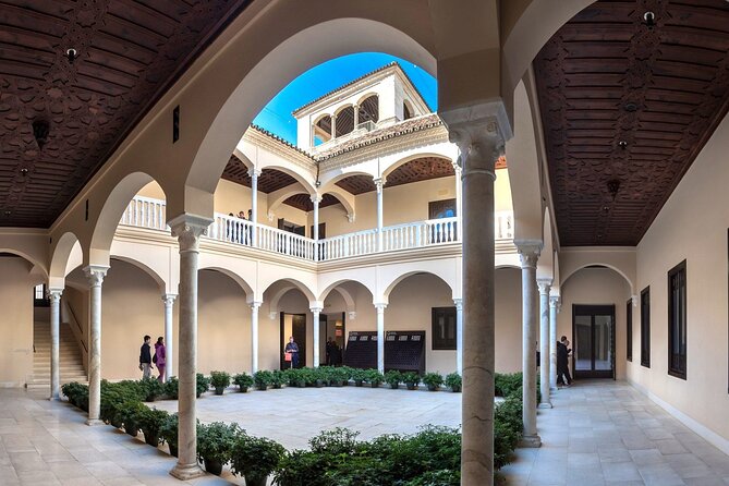 Malaga: Picasso Museum Small Group Art Expert Guide - The guided start: security, then a courtyard introduction