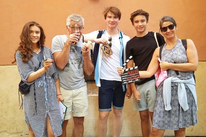 Málaga: Private Sightseeing Treasure Hunt - Why this treasure hunt feels different from a bus tour