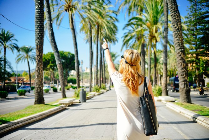 MALAGA PRIVATE TOUR - by OhMyGoodGuide - Price and time: the practical value of 2 hours