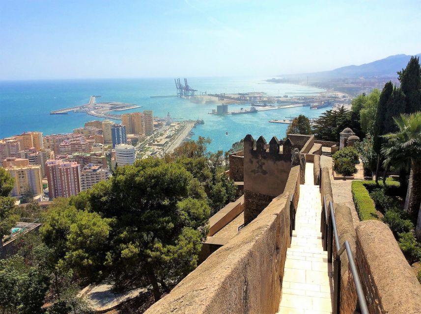 Malaga: Private walking tour - Guides make the difference, and you’re likely to get one of the standouts