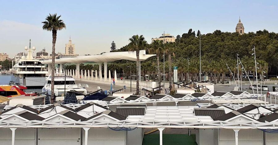 Malaga: Private walking tour - From La Aduana Vieja to Calle Marqués de Larios, you get the flow