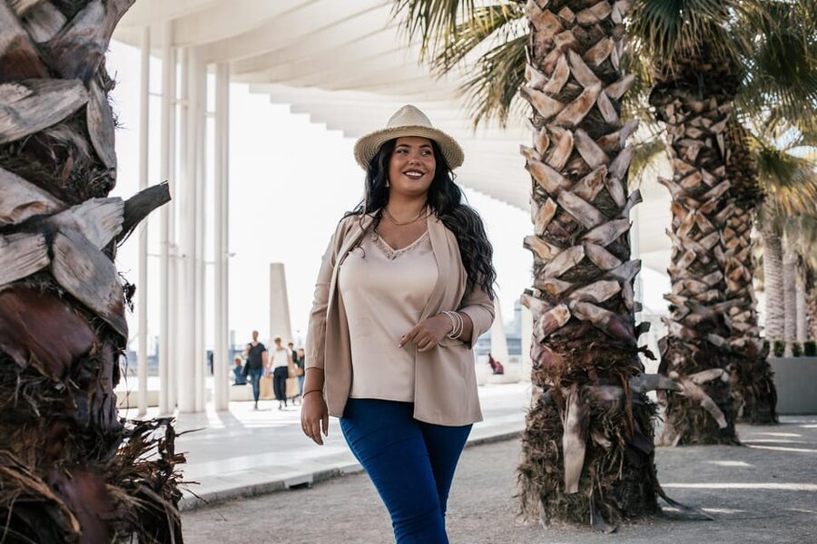 Málaga: Professional Photoshoot and City Tour - Outfit planning, pets, and family photos that actually feel personal