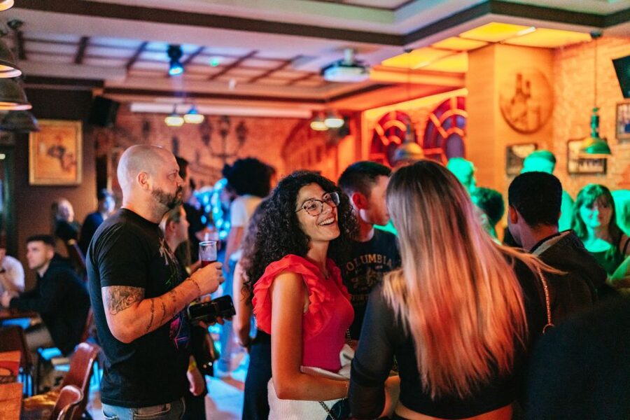 Malaga: Pubs and Clubs Crawl - The Social Side: Meeting People Without Trying Too Hard