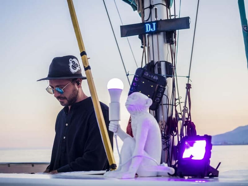 Malaga: Sailing Catamaran Sunset Cruise with Live DJ & Drink - Key points before you go
