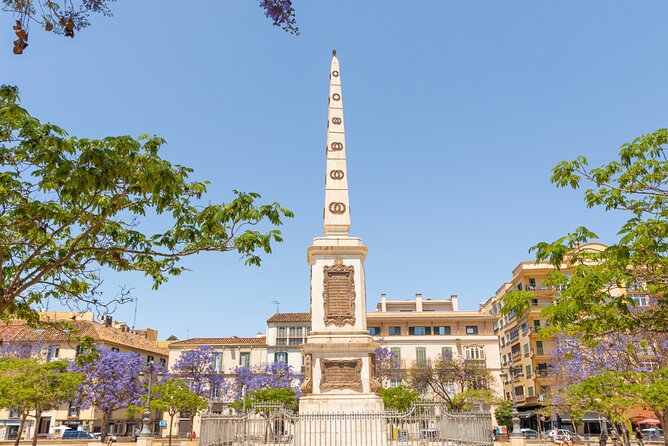 Malaga Scavenger Hunt and Sights Self-Guided Tour - Stop 1 Alcazaba: Start With Big Views and Real Clues