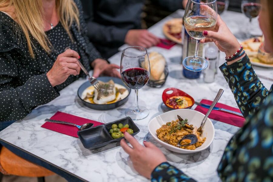 Malaga: Show and Food at Alegría Flamenco and Restaurant - Food in Andalusian style: tapas, chef menu, dessert, and dietary options