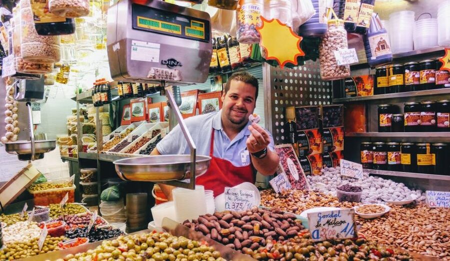 Malaga: Tapas Tasting Tour - Drinks included: wine, beer, and soft drink pairings