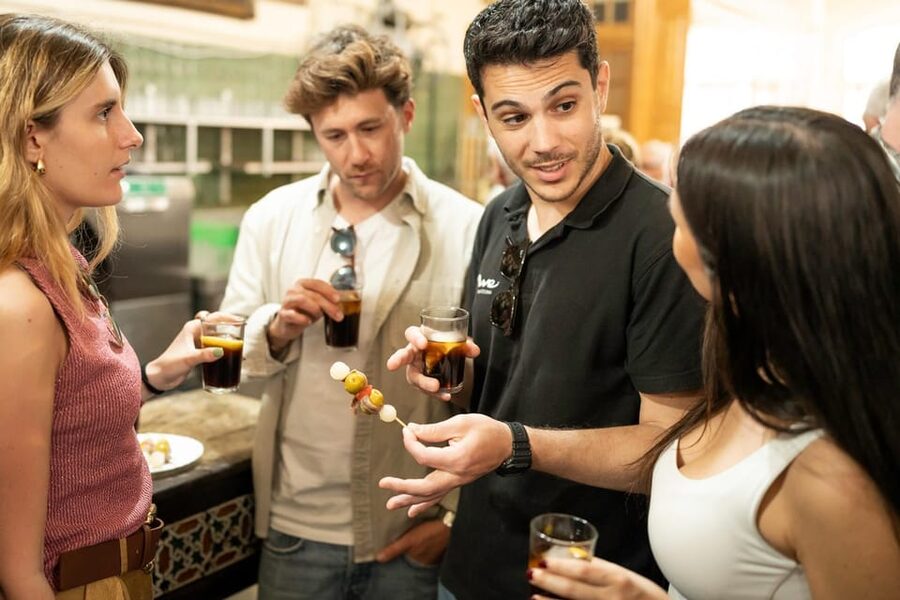 Málaga: Tapas, Wine & Rooftops Private Tour - Small planning tips so you get the most from the night
