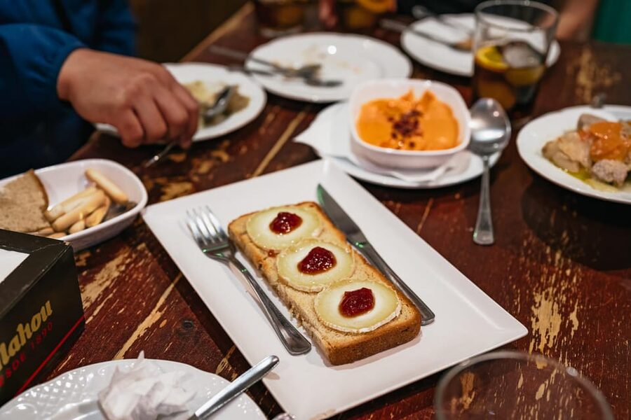 Málaga: Traditional Andalusian Tapas and Wine Tour - Key things to know before you go