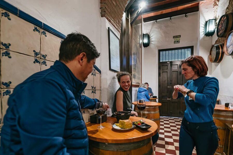 Málaga: Traditional Andalusian Tapas and Wine Tour - The first tasting: 30 minutes that teach you how Málaga wine thinks