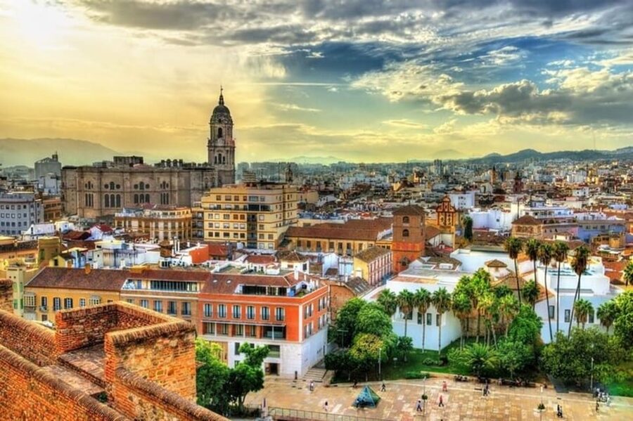 Malaga: Walking Tour of Must-See Attractions - Key things that make this tour worth your time