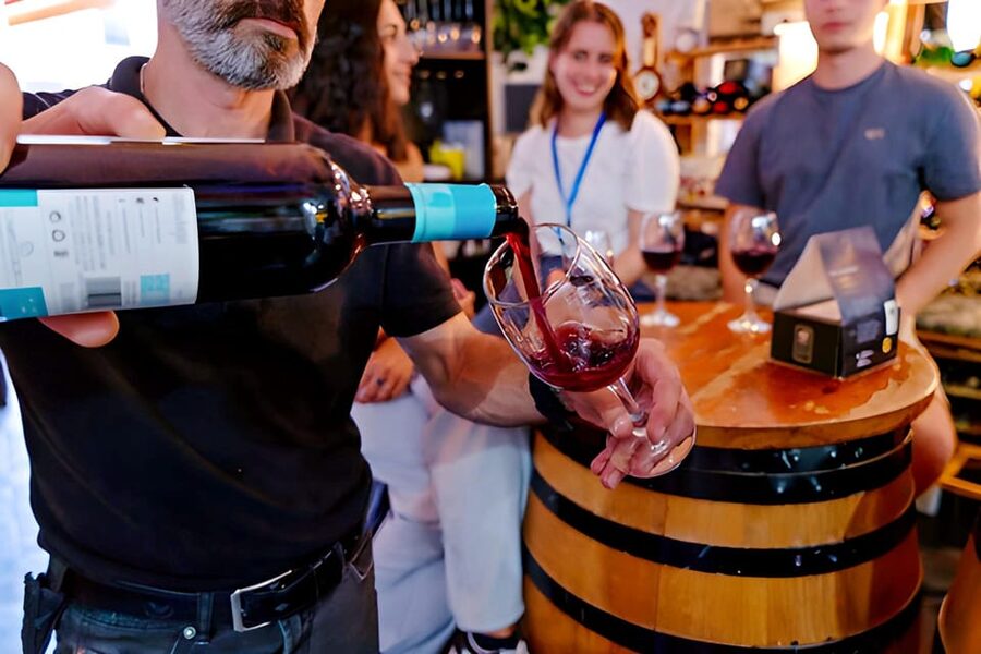 Malaga: Wine and Tapas Tour with Tastings and Drinks - Quick hits on this 3-hour Malaga food and wine route