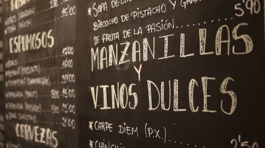 Málaga: Wine & Tapas Tour - Getting There: The Calle Marqués de Larios Meeting Point
