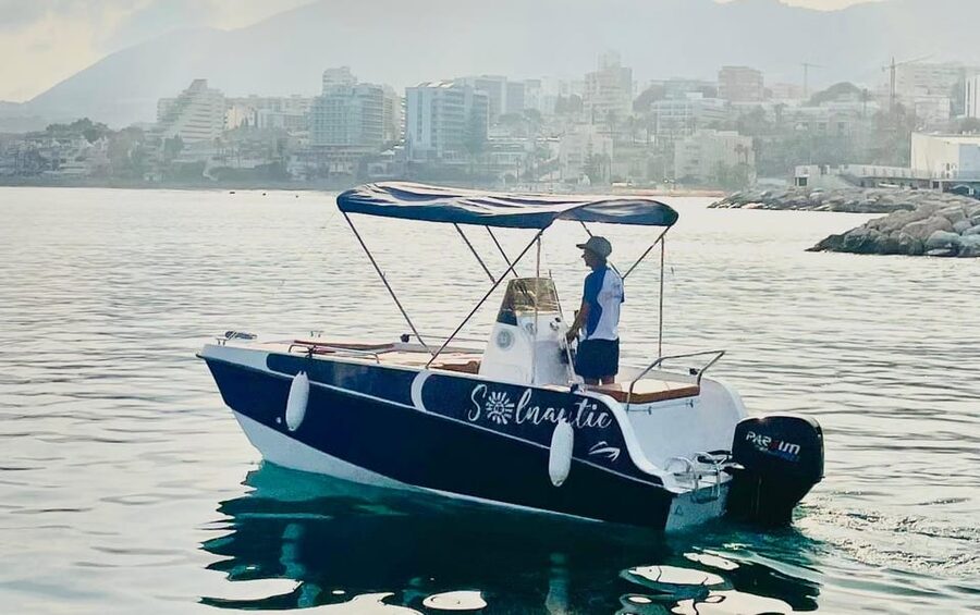 Marbella: Boat Rental without License - How the license-free rule works here