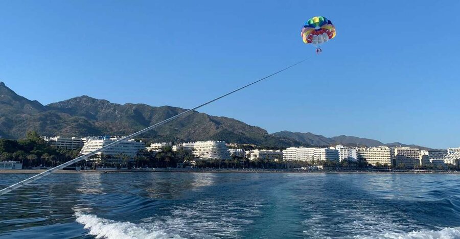 Marbella from the heights: Parasailing - Marbella From the Heights, What the 15 Minutes Really Feel Like